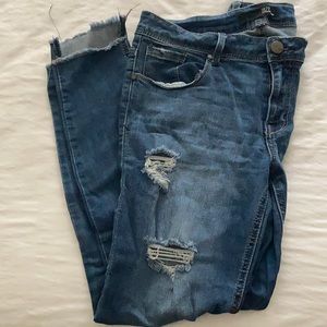 1822 denim distressed blue jeans.